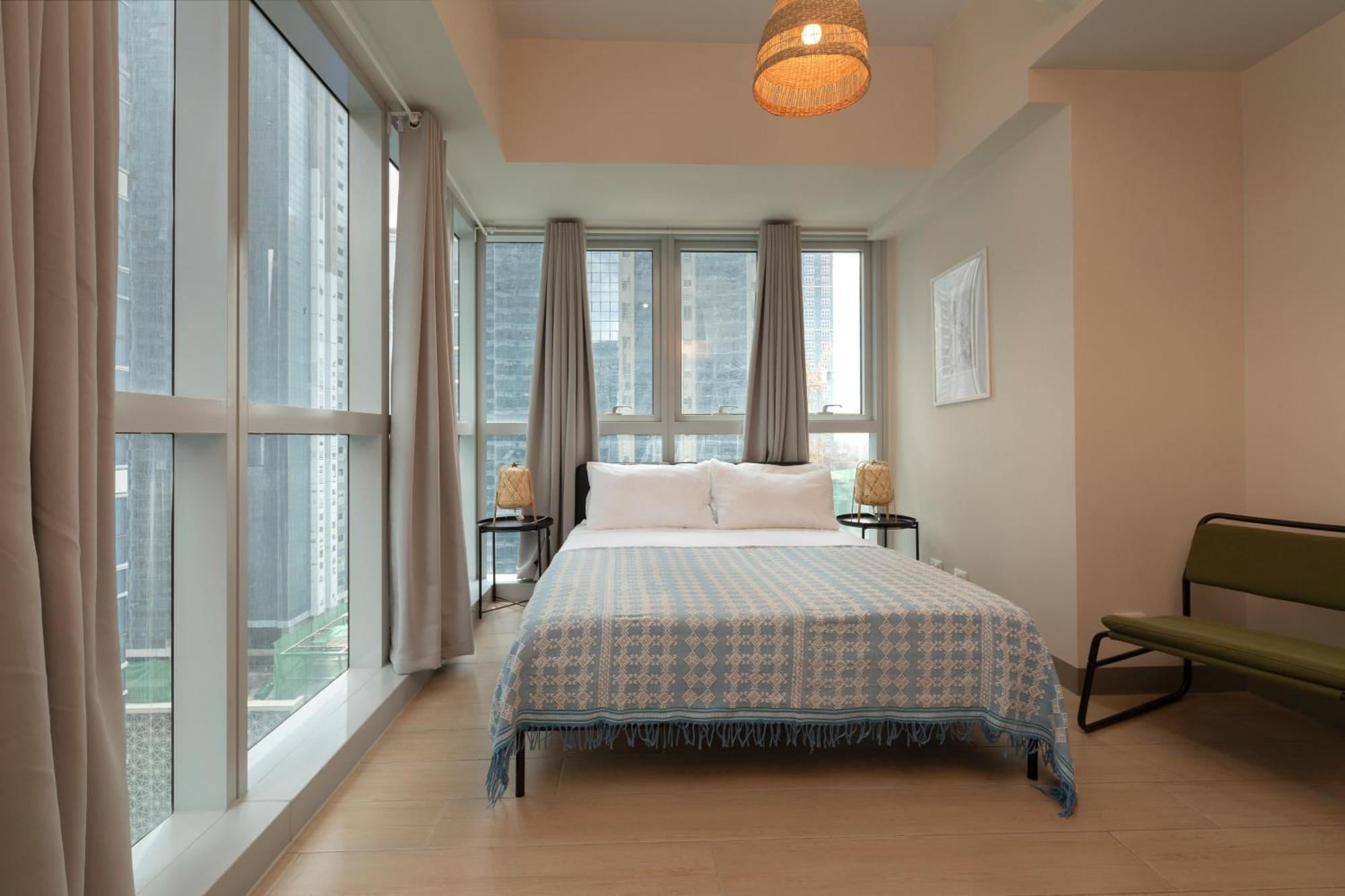 Uptown Parksuites Apartments Tower 2 Bgc By Ph Staycation Manila Eksteriør billede
