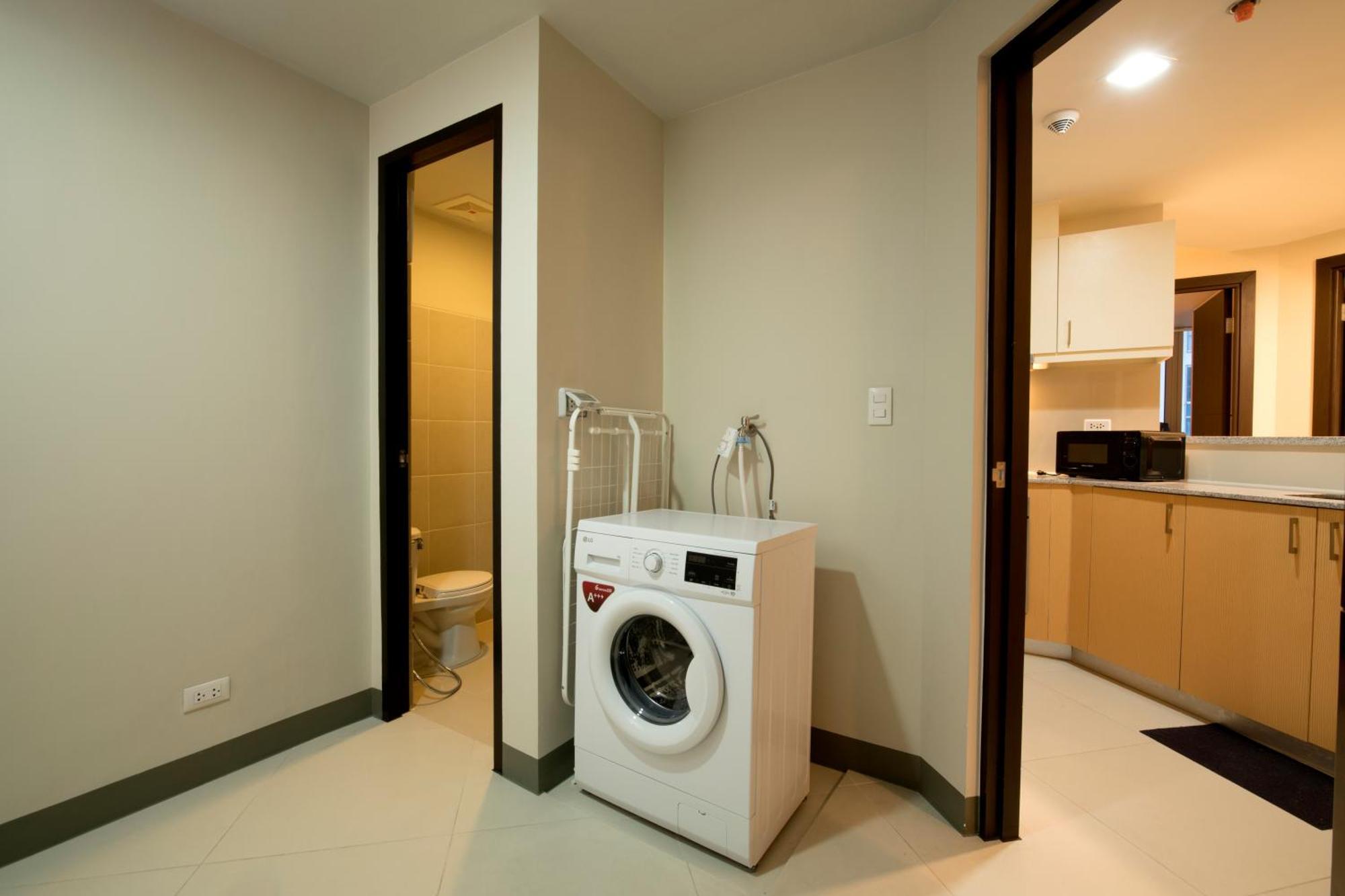 Uptown Parksuites Apartments Tower 2 Bgc By Ph Staycation Manila Eksteriør billede