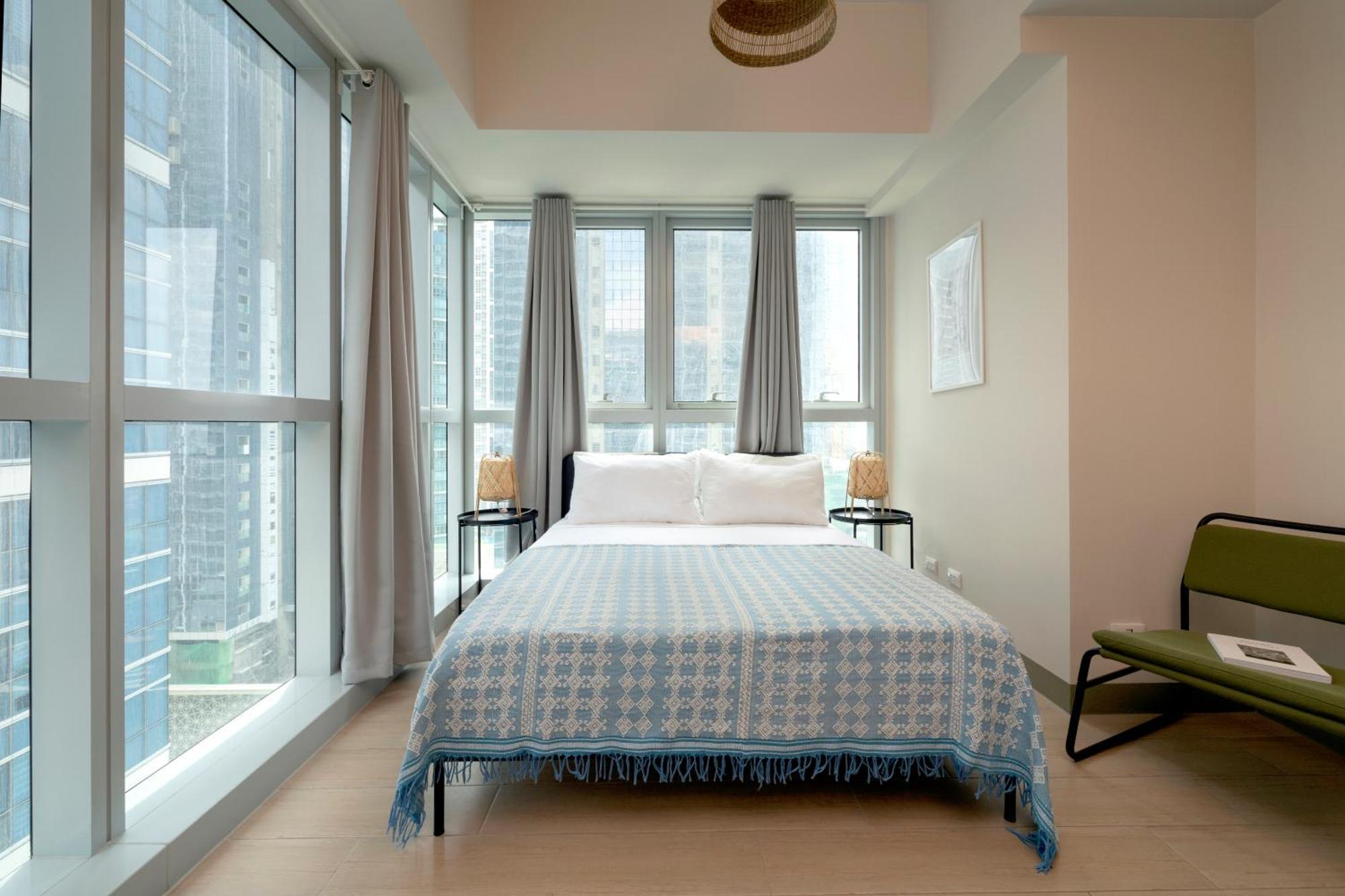 Uptown Parksuites Apartments Tower 2 Bgc By Ph Staycation Manila Eksteriør billede